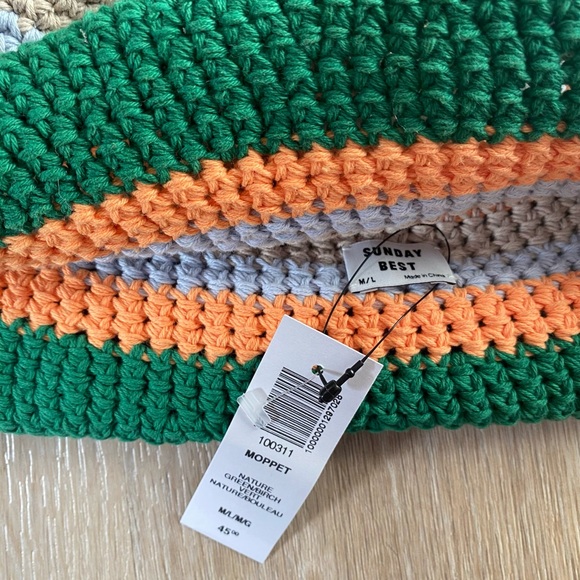 Aritzia crochet hat - Picture 3 of 3